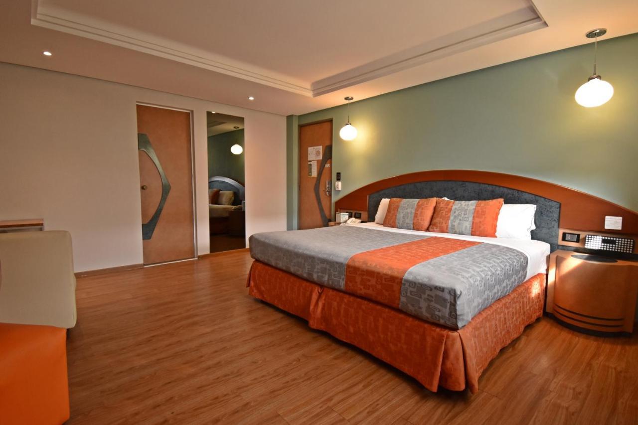 Hotel Catalina เม็กซิโกซิตี้ ภายนอก รูปภาพ
